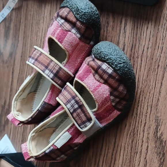 Keen Harvest Mary Jane Slip On Flats - Picture 1 of 9